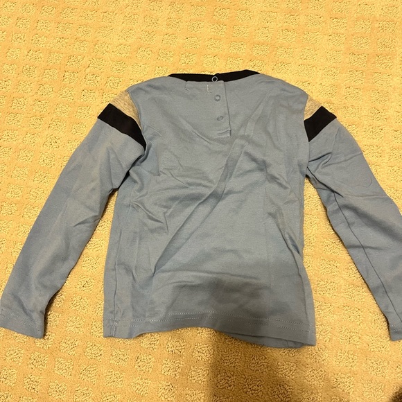 Lion shirt - Picture 3 of 3